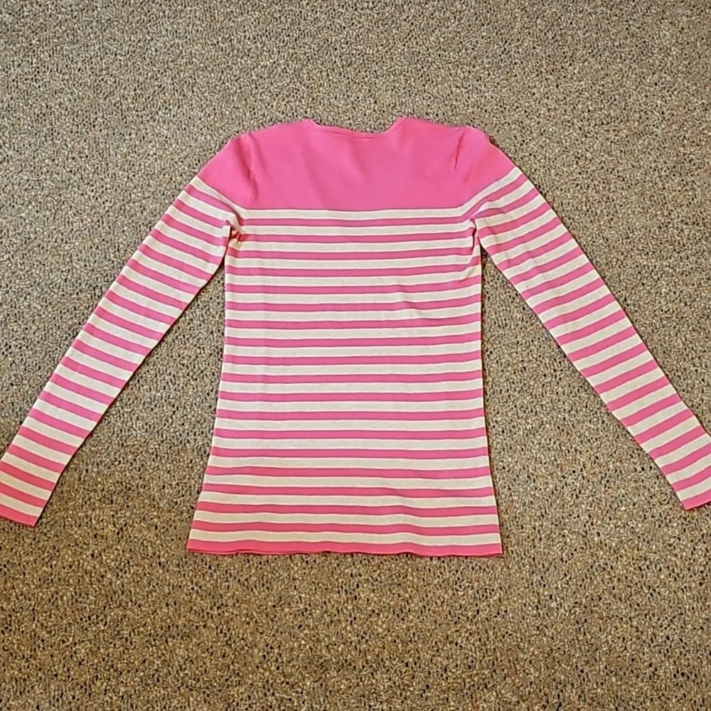 Lilly Pulitzer V-Neck Sweater! Worn Once!! - Picture 11 of 12